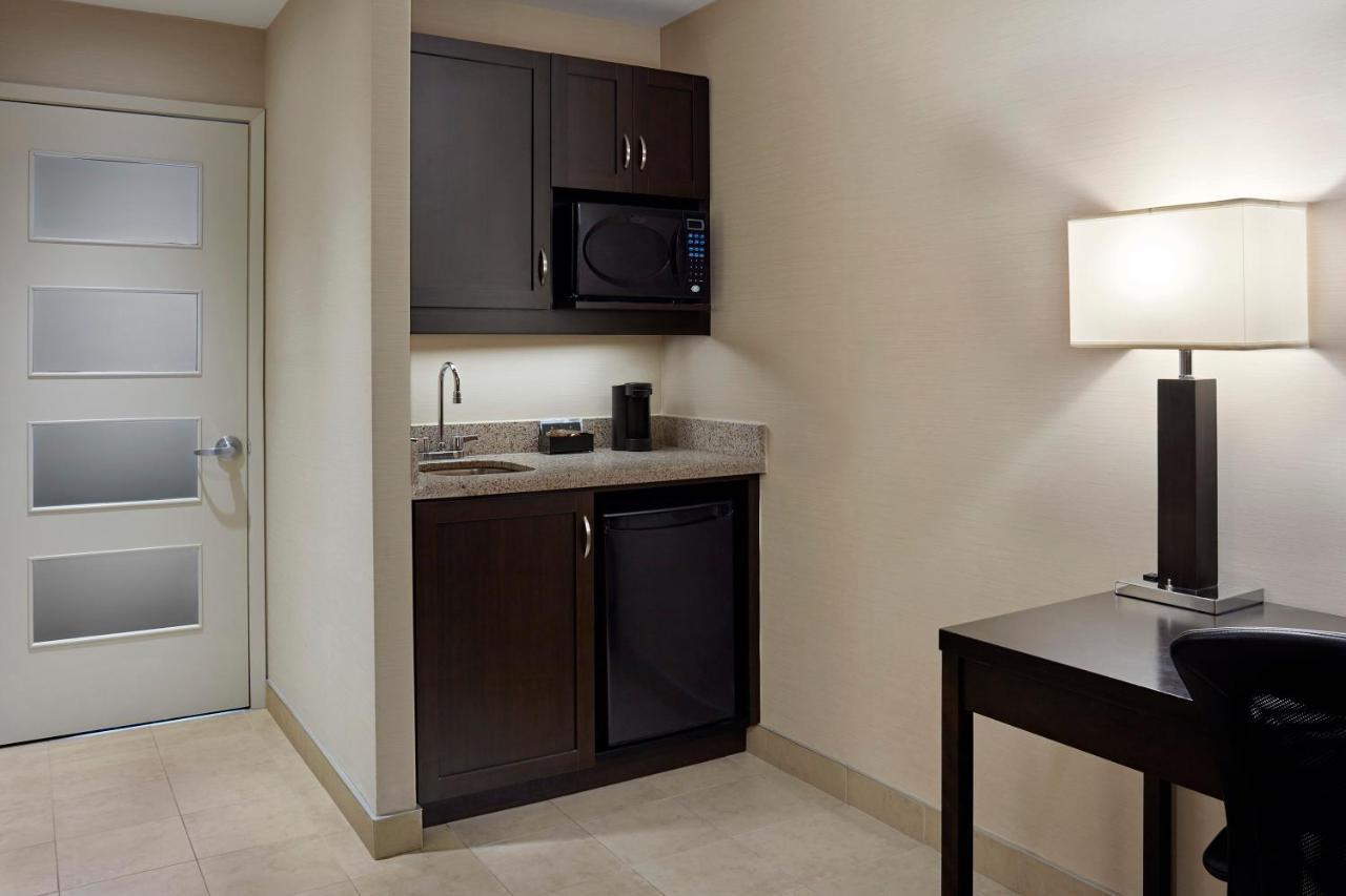 Delta Hotels By Marriott Guelph Conference Centre Екстер'єр фото