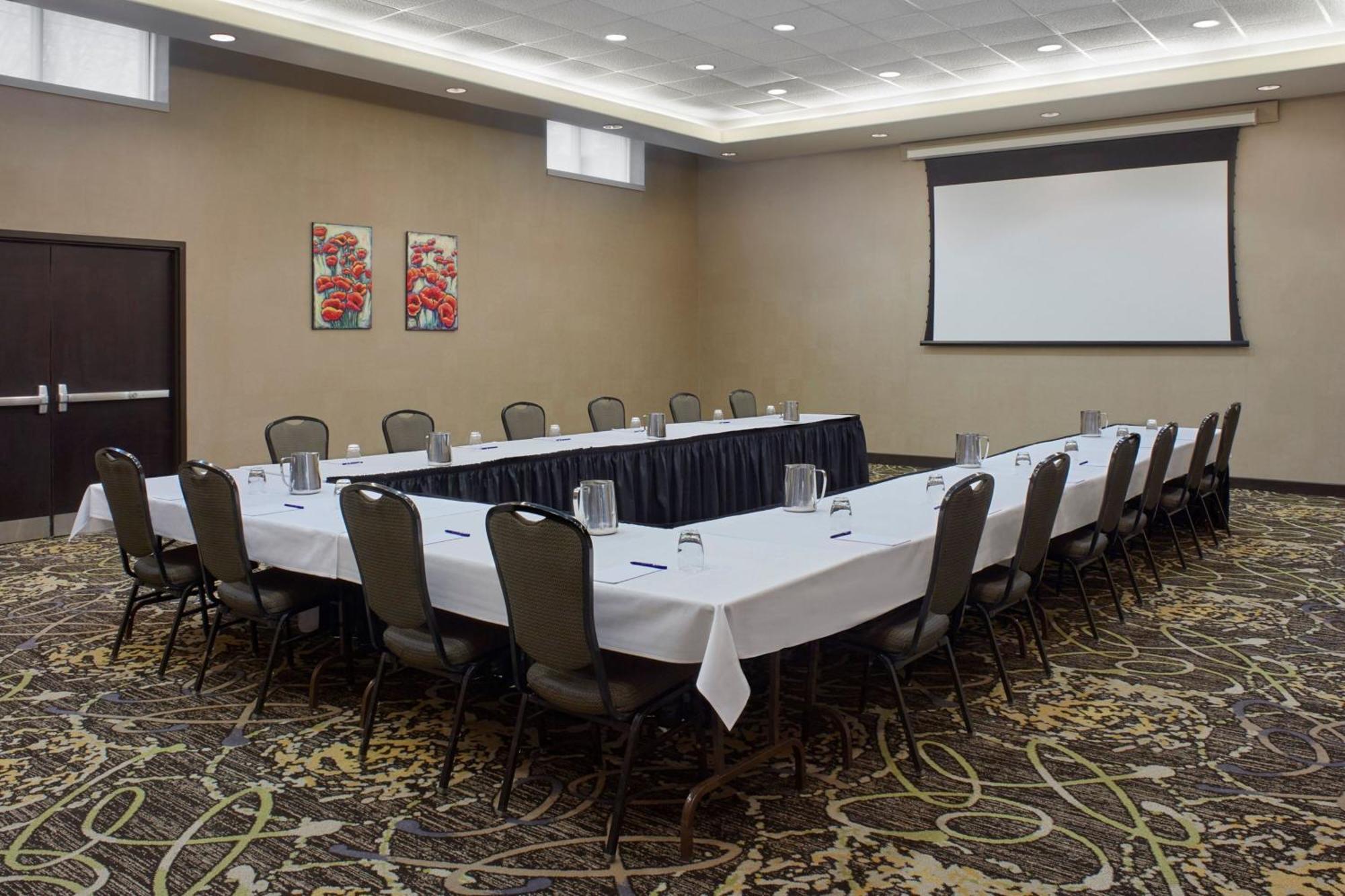 Delta Hotels By Marriott Guelph Conference Centre Екстер'єр фото