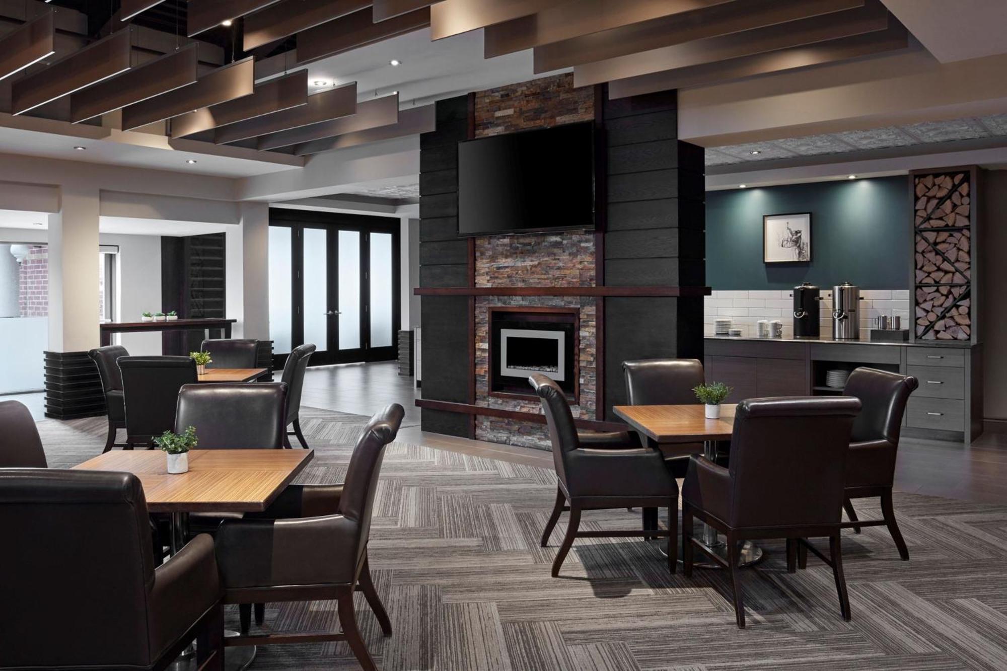 Delta Hotels By Marriott Guelph Conference Centre Екстер'єр фото