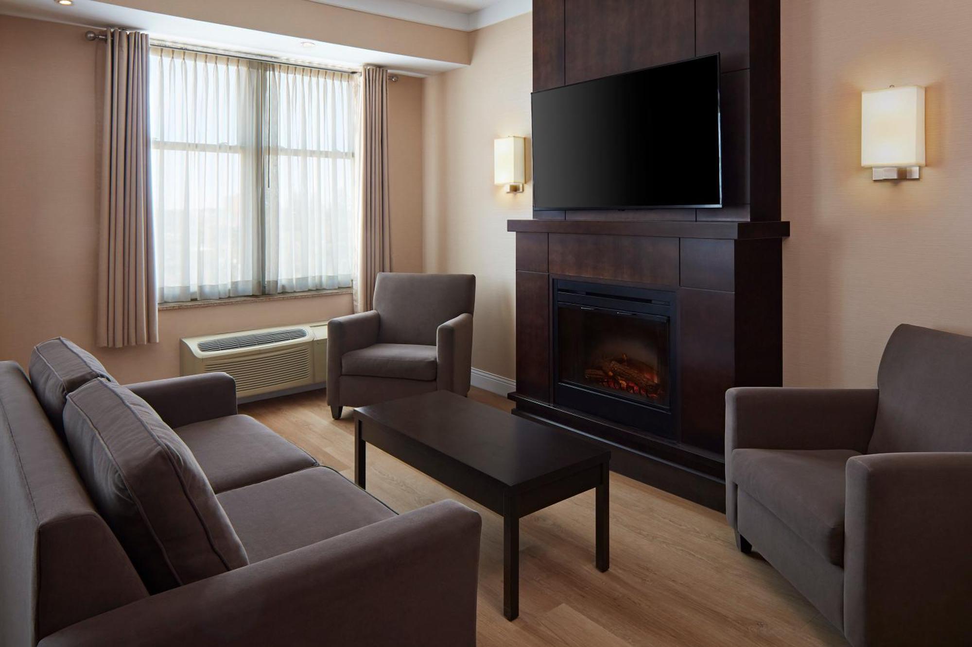 Delta Hotels By Marriott Guelph Conference Centre Екстер'єр фото