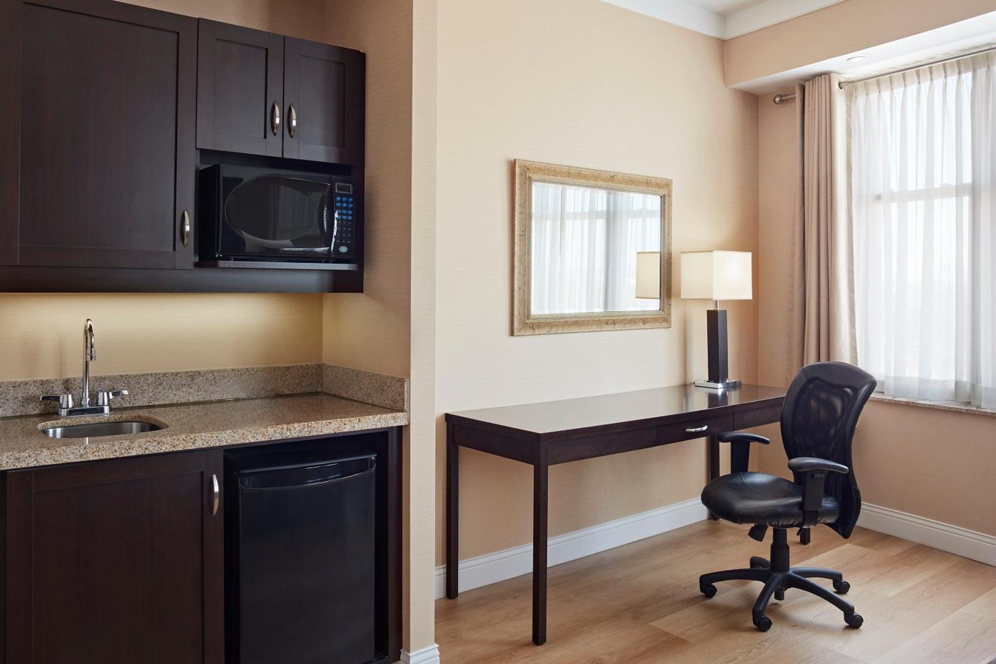 Delta Hotels By Marriott Guelph Conference Centre Екстер'єр фото